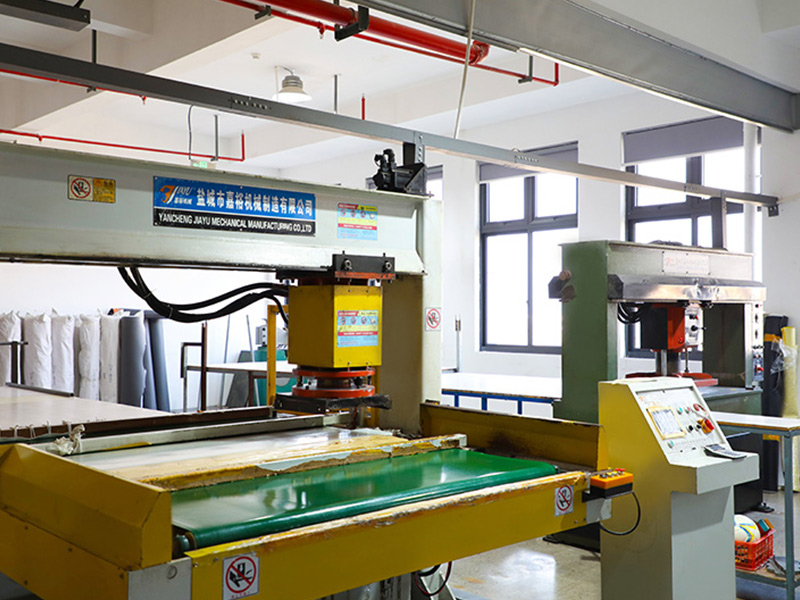 Pemotongan kulit bola basket